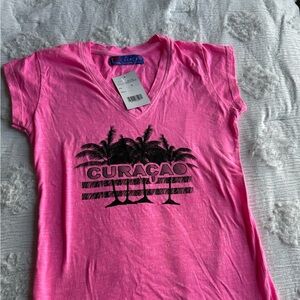 New with tags Women’s Pink curacao V-neck Vacation Shirt